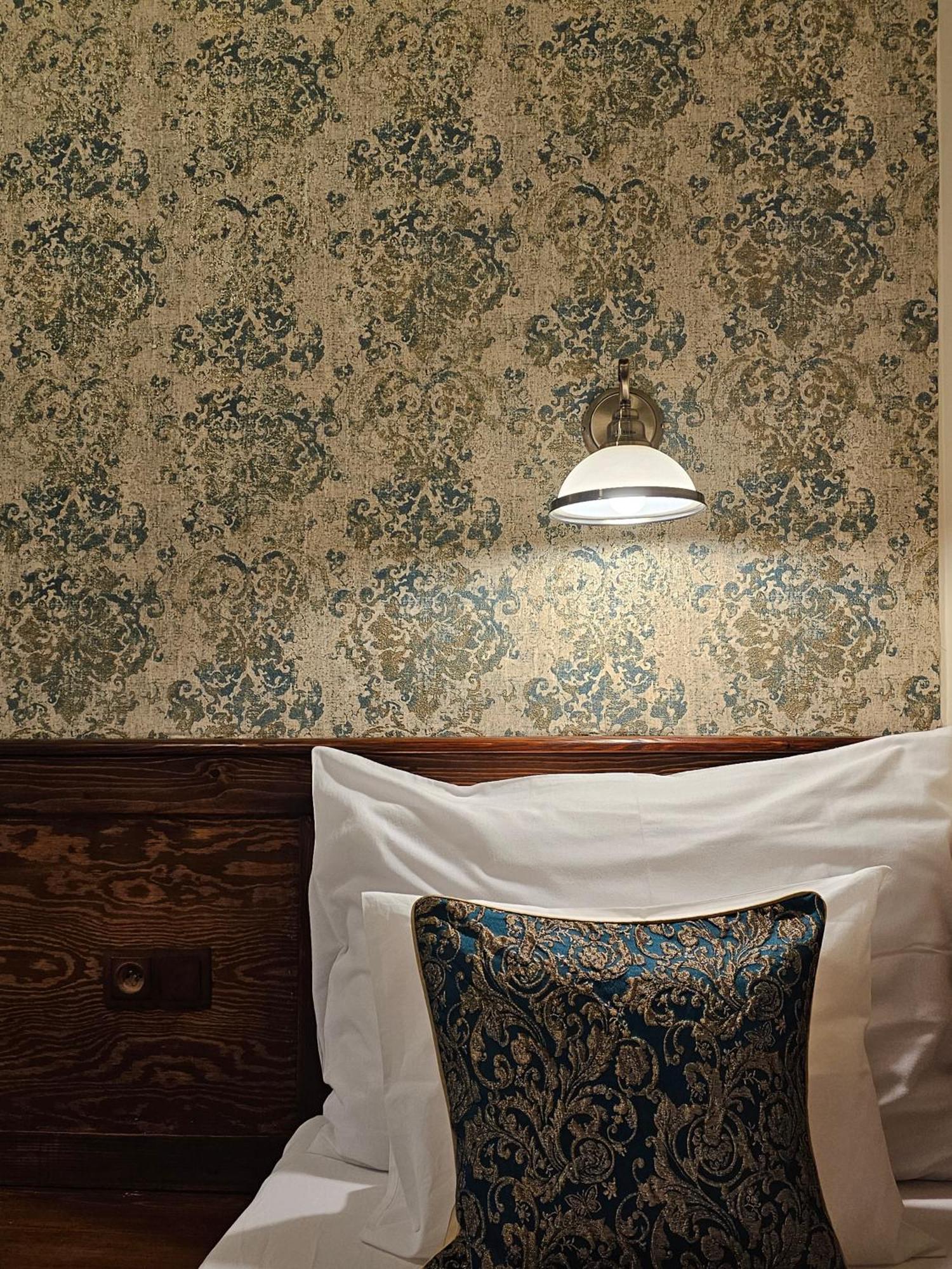 Hotel Galerie ロウドニツェ・ナト・ラベム エクステリア 写真