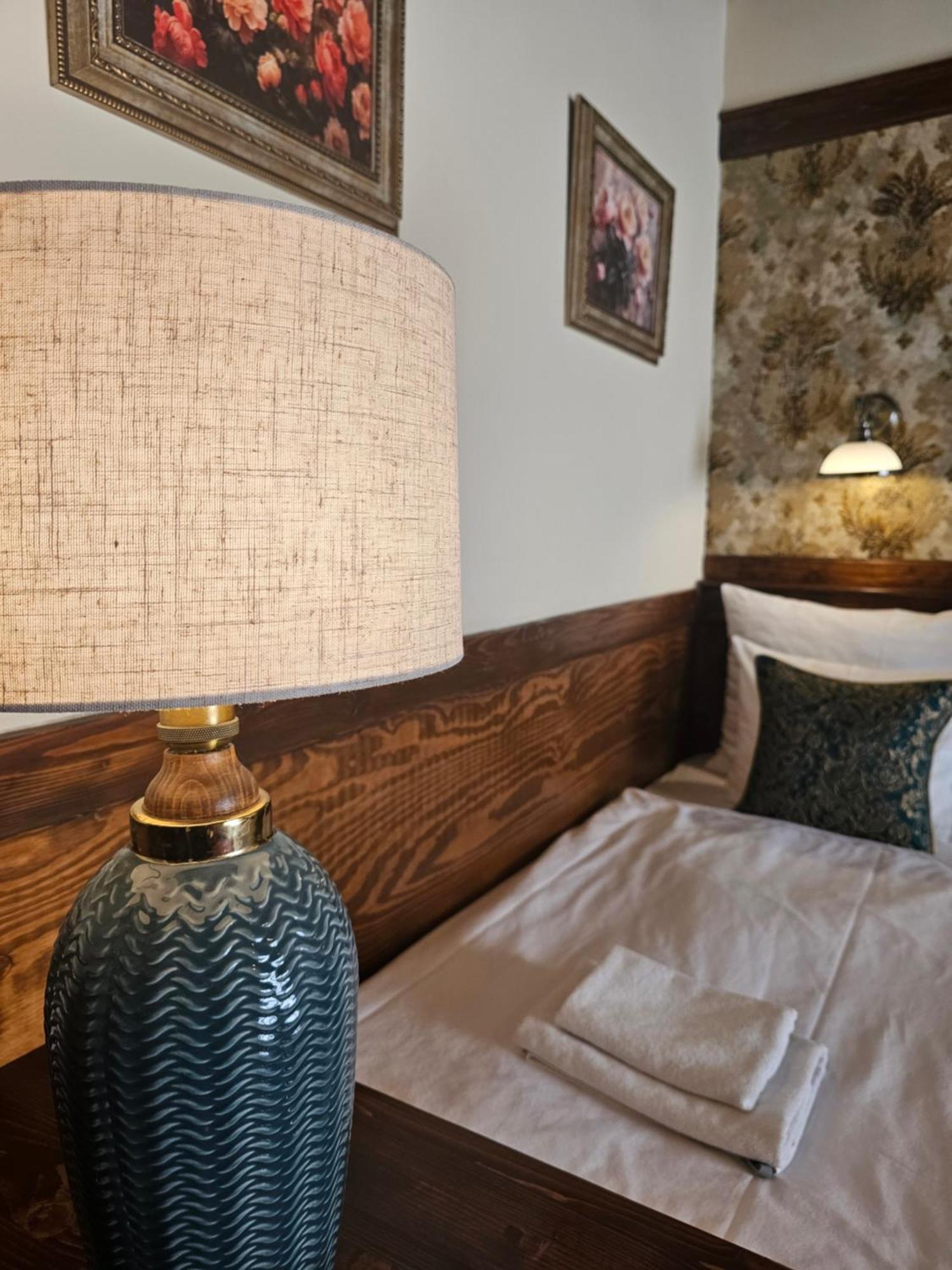 Hotel Galerie ロウドニツェ・ナト・ラベム エクステリア 写真